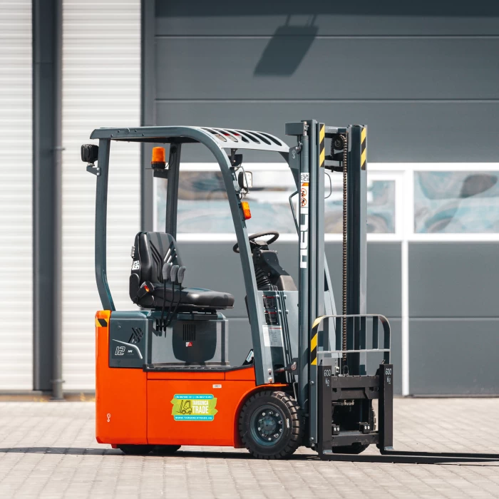 HELI CPD12SQ-A1LiH4 típusú elektromos üzemű targonca egyedi bérleti konstrukcióval