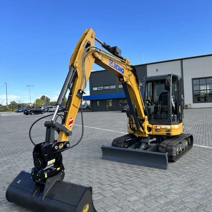 XCMG XE55E dízel üzemű minikotró