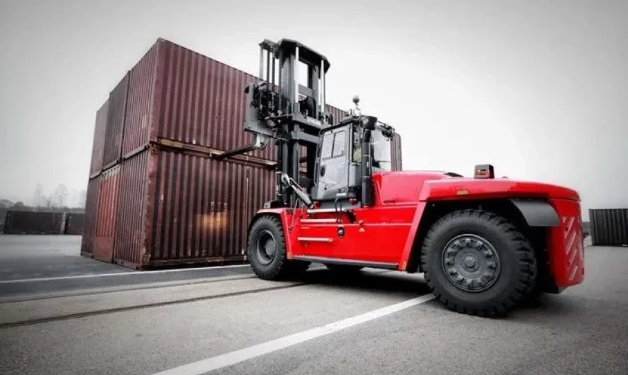 HASZNÁLT, BELSŐ ÉGÉSŰ ÉS ELEKTROMOS HOMLOKVILLÁS TARGONCÁK, ILLETVE RAKTÁRTECHNIKAI BERENDEZÉSEK SZÉLES VÁLASZTÉKA