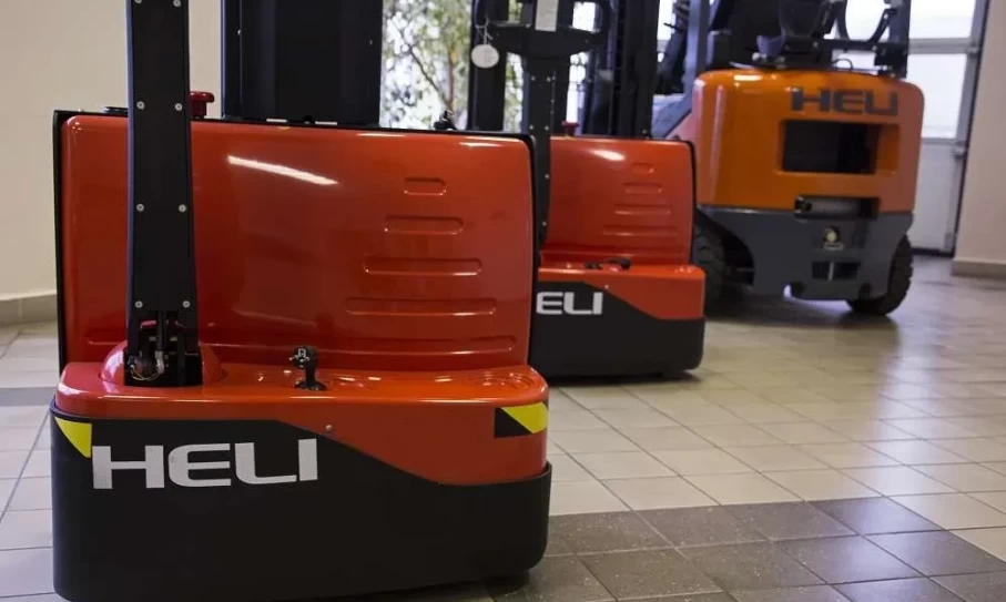 GÁZÜZEMŰ TARGONCÁK ÜZEMELTETÉSÉVEL-, A TARGONCA GÁZPALACK TÁROLÁSÁVAL ÉS GÁZTÁROLÓ TARTÁLY KIHELYEZÉSÉVEL KAPCSOLATOS KÉRDÉSEIVEL FORDULJON HOZZÁNK BIZALOMMAL!